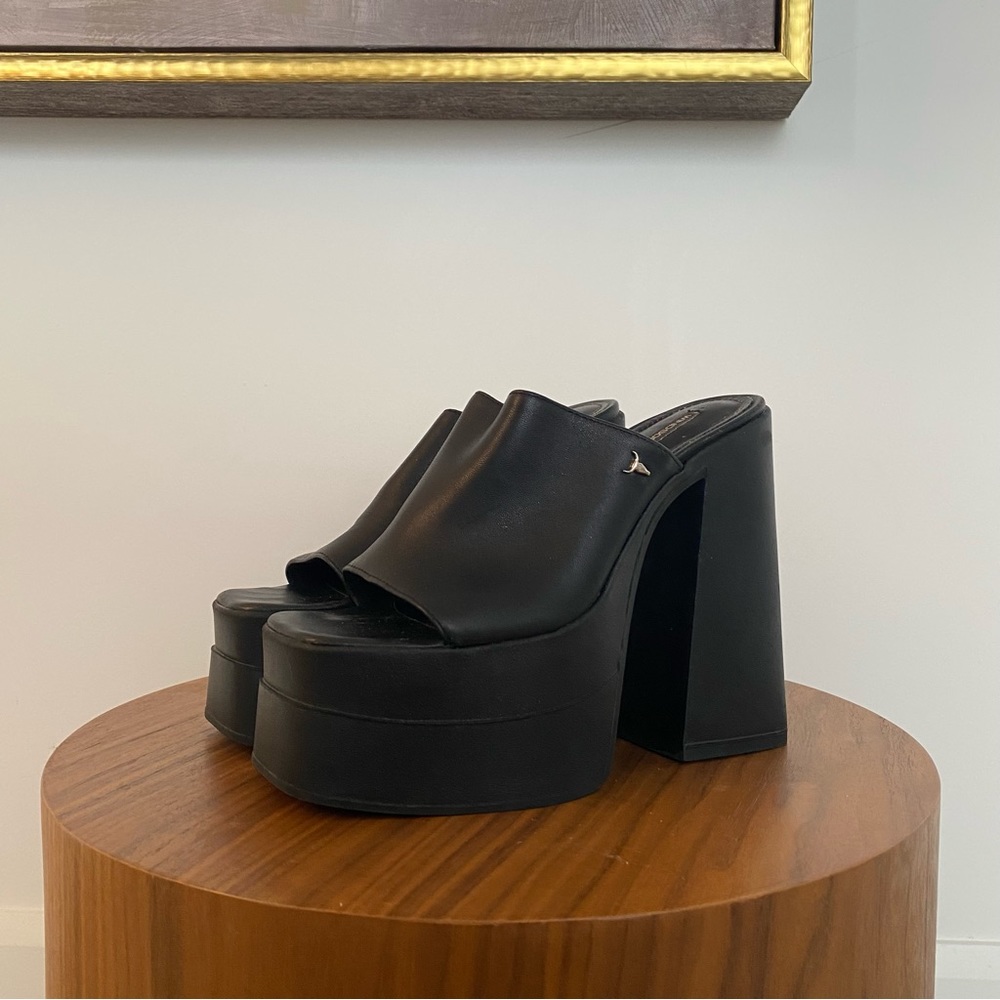 ⏱️24 HR SALE⏱️ Windsor Smith Platform Heels